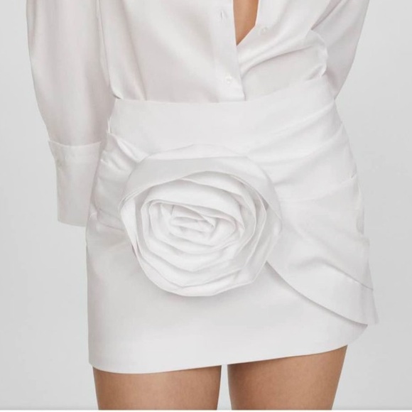 Mango White Flower Rose Mini Skirt - Picture 2 of 4